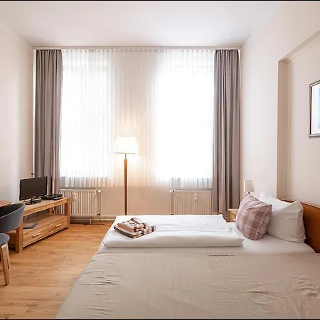 Markt Eins Gaestezimmer *